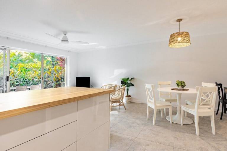 House Surfers Paradise