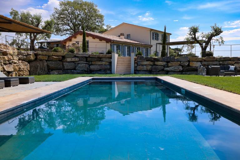 Villa with yard in Scansano