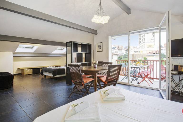 Family-oriented charming studio with terrace | Beach nearby | Perfect for remote work | Pets are welcome — photo 3