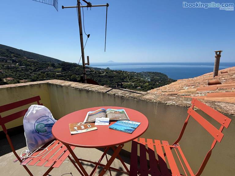 Holiday apartment with patio — photo 5