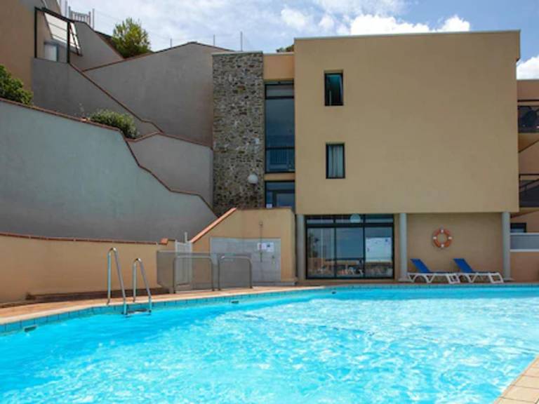 Studio with pool & terrace | Sea view — photo 2