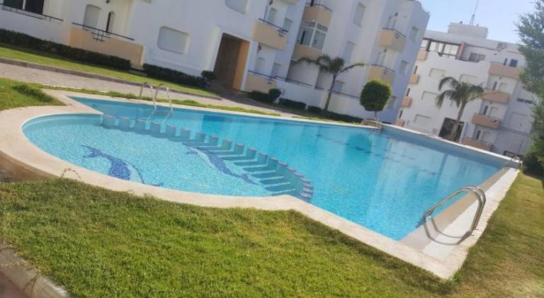Apartment with pool — photo 3