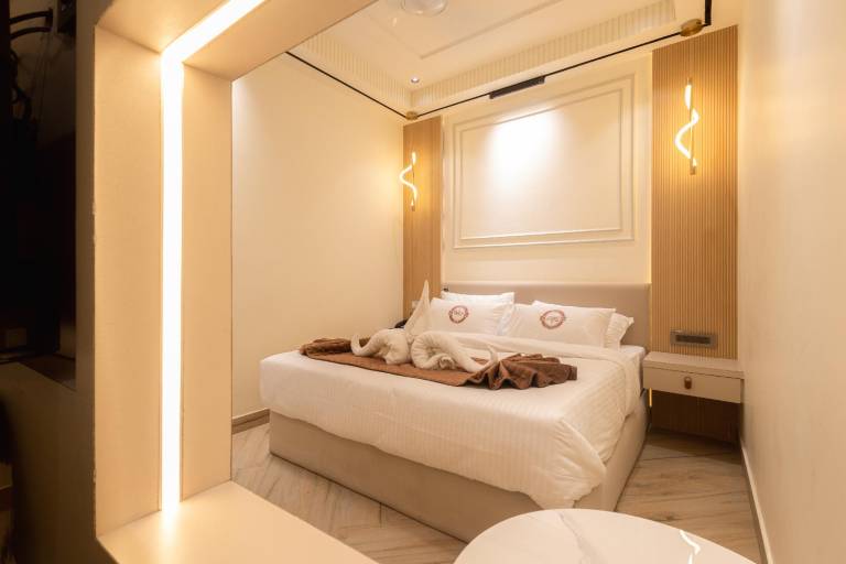 Deep Hotel