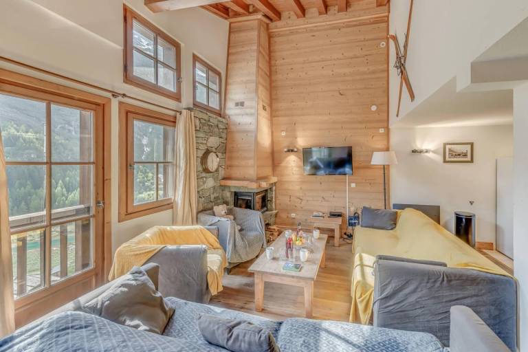 Chalet, view ski slopes, terrace, balcony, fireplace or stove, tv, ski locker, 129m², Tignes — photo 5