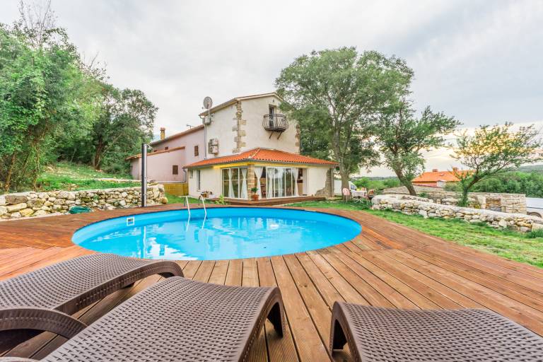 Villa with patio & pool | Pets allowed in Labin