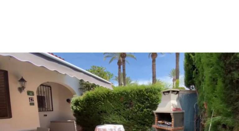 Vacation home with pool — photo 4