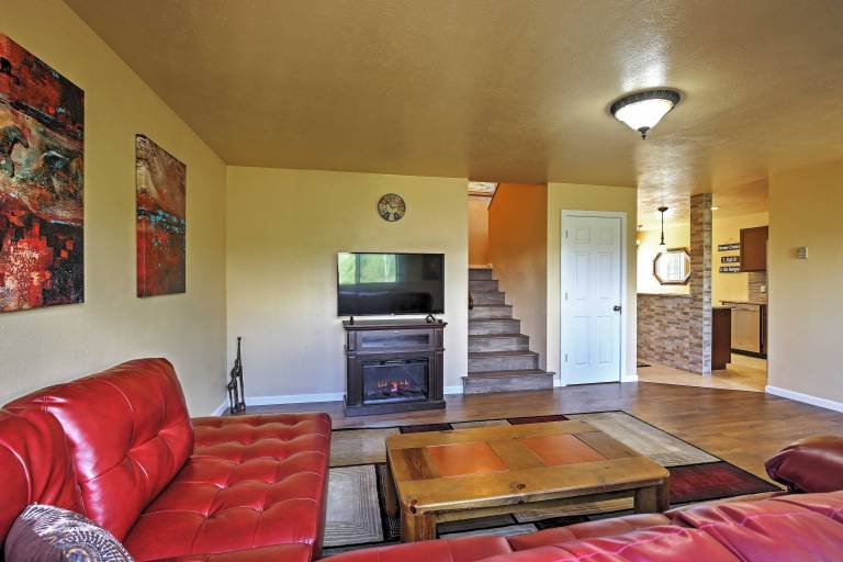 7 Mi to Slopes! Mtn-View Silverthorne Resort Hub — photo 3