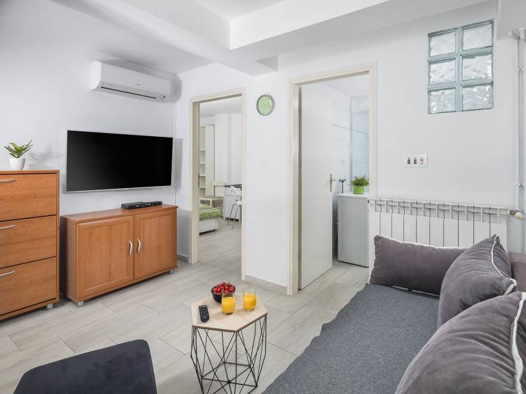Rental apartment with yard, terrace & fast internet — photo 2