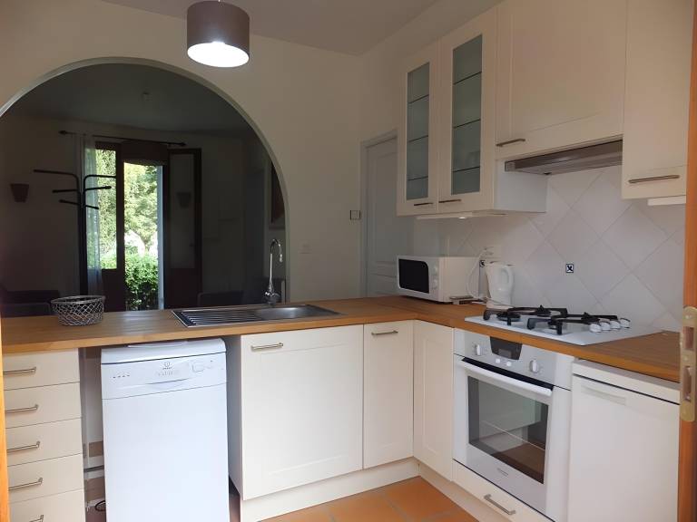 Holiday apartment with terrace, garden & grill in Libourne