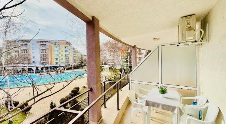 Charming 2-bed flat with pool view in Sunny Beach, Bulgaria — photo 5