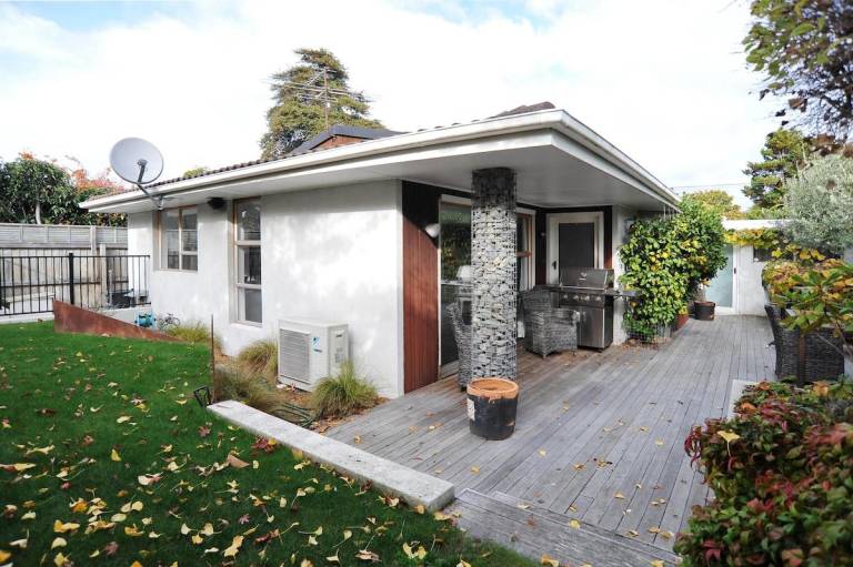 House with garden, terrace & grill — photo 4