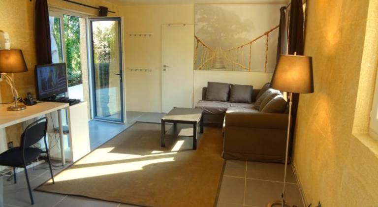 Rental apartment with pool, garden & grill — photo 2