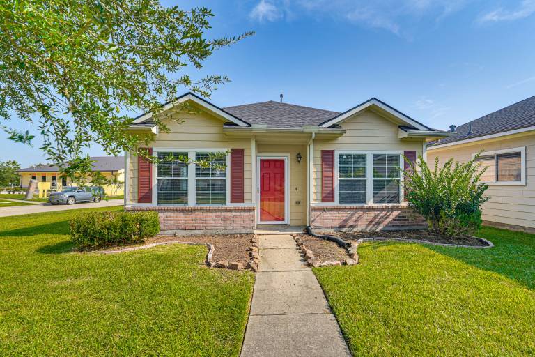 1 Block to Park Dog Friendly Home in Houston