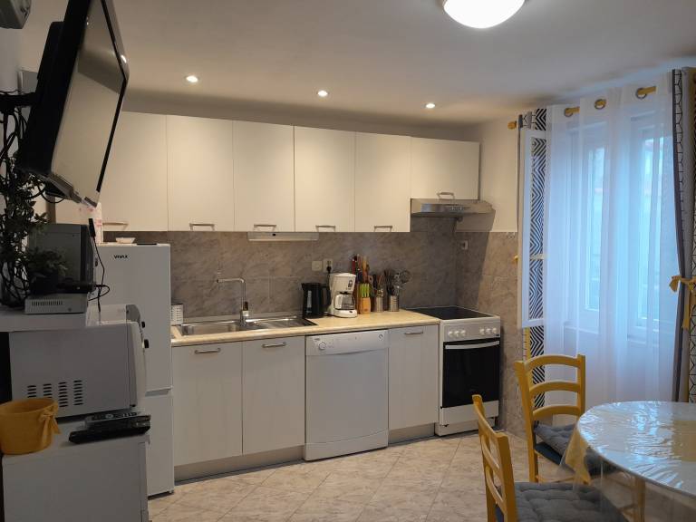 Two bedroom apartment with terrace and sea view Postira, Brač (A-2911-b) — photo 5