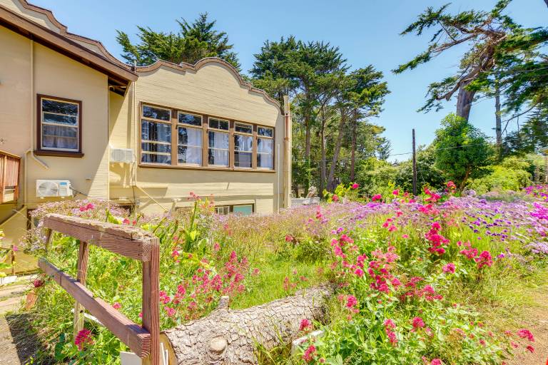 Montara Apartment w/ Yard Near Beaches — photo 3