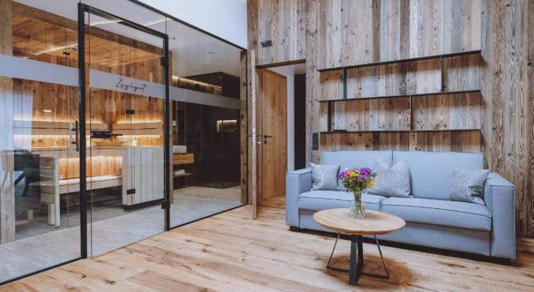 Charming chalet with sauna, pool & patio | Good for workation | Dogs allowed — photo 3