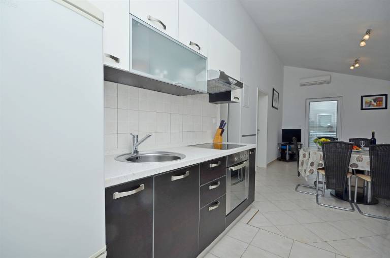 Apartment with grill | Sea view — photo 3