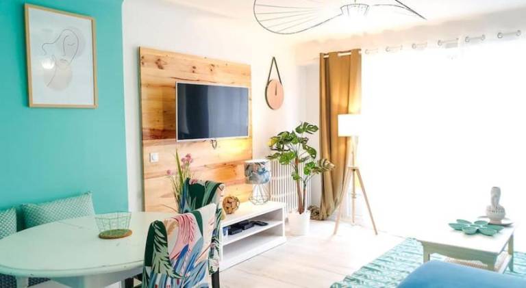 Holiday apartment with 2 rooms for 6 persons in Bizanos