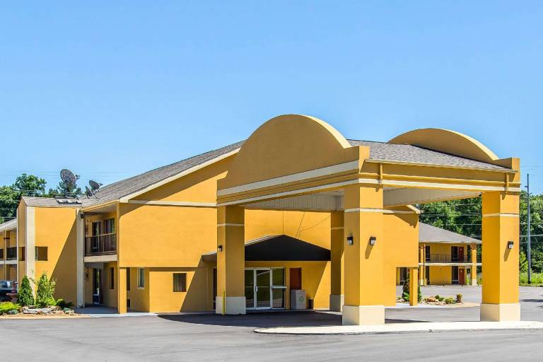 Days Inn by Wyndham Scottsboro AL in Scottsboro, AL