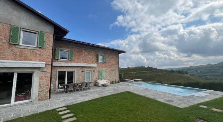 Villa with pool in Neive