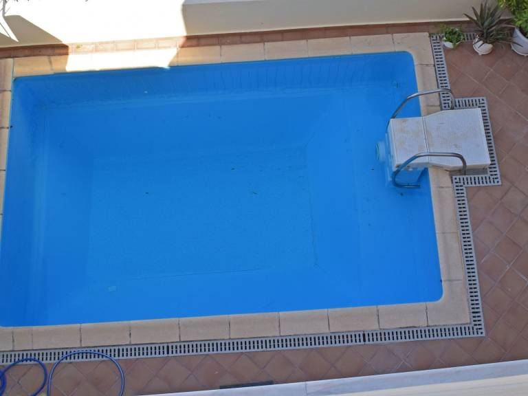 Spacious house with terrace, private pool & garden | City view