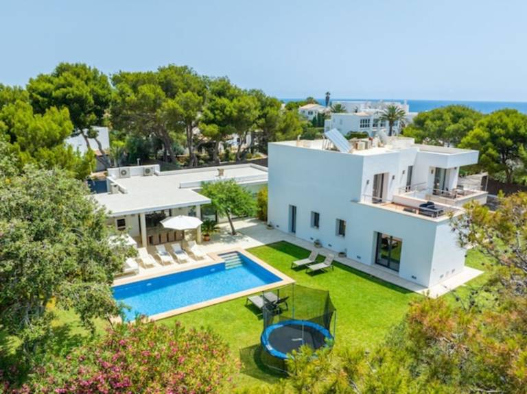 Villa 'Mon Obert' with Sea View, Wi-Fi and Air Conditioning in Felanitx