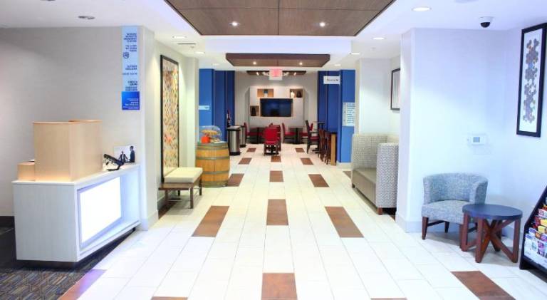 Holiday Inn Express Hotel & Suites Napa Valley-American Canyon By IHG — photo 3