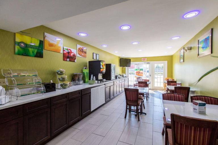 Quality Inn Albertville US 431 — photo 4
