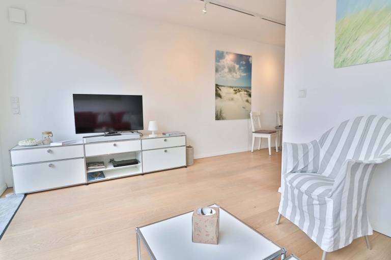 Orange Hygge Haus — photo 4