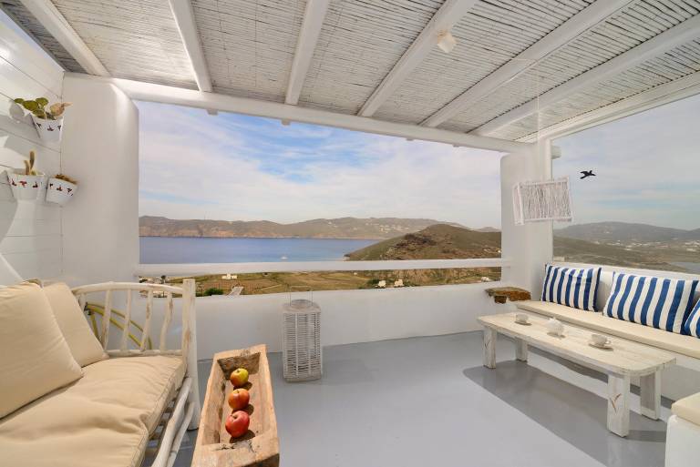 Villa with barbeque, yard & private pool | Pets are welcome — photo 4