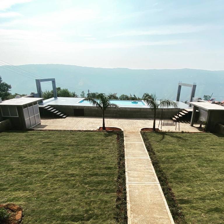 Bungalow with barbecue, yard & pool — photo 4