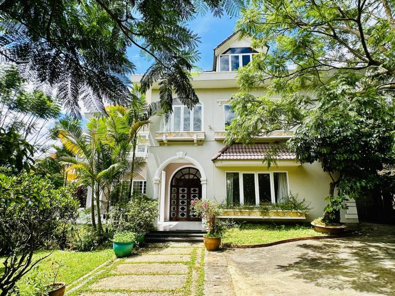 Villa with garden & terrace in Da Lat