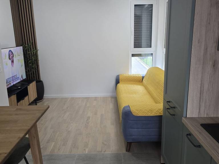 1 Zimmer Ferienwohnung mit Balkon Zagreb A 23694 a