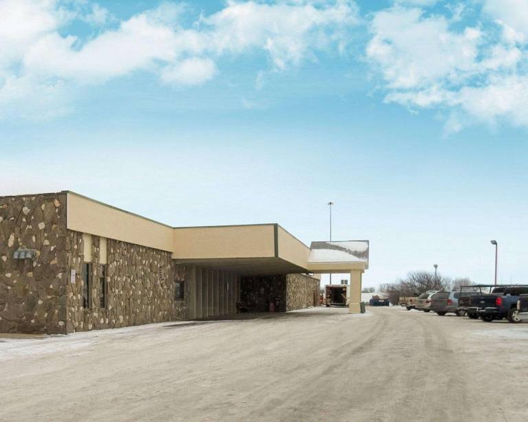 Econo Lodge Inn & Suites Brookings in Brookings, SD