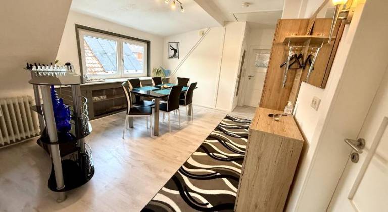 Apartment with patio, grill & yard — photo 3