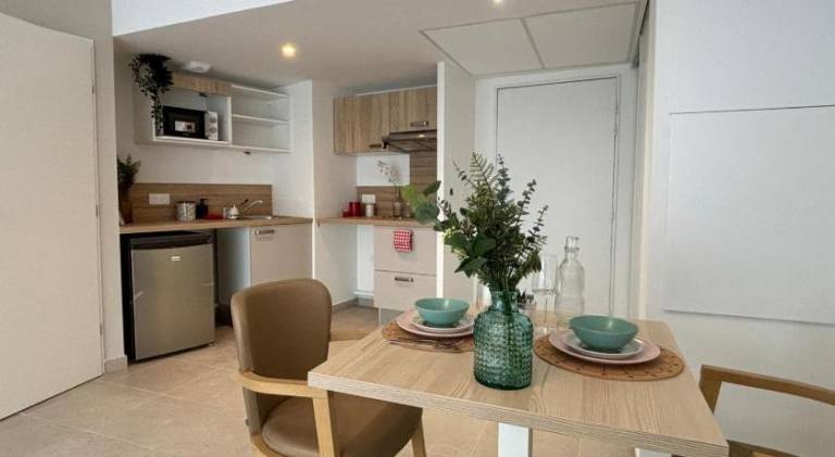 Charming serviced apartment with terrace | Pets allowed — photo 5