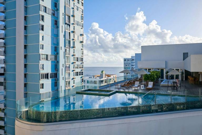 Casa Costera, Isla Verde Beach, Apartments by Marriott Bonvoy — photo 2