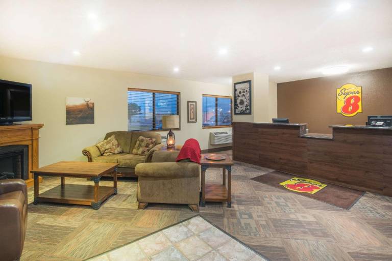 Super 8 By Wyndham Jamestown — photo 2