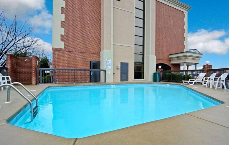 Clarion Pointe Greensboro Airport — photo 4
