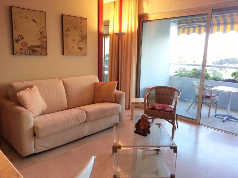 Studio  Biot