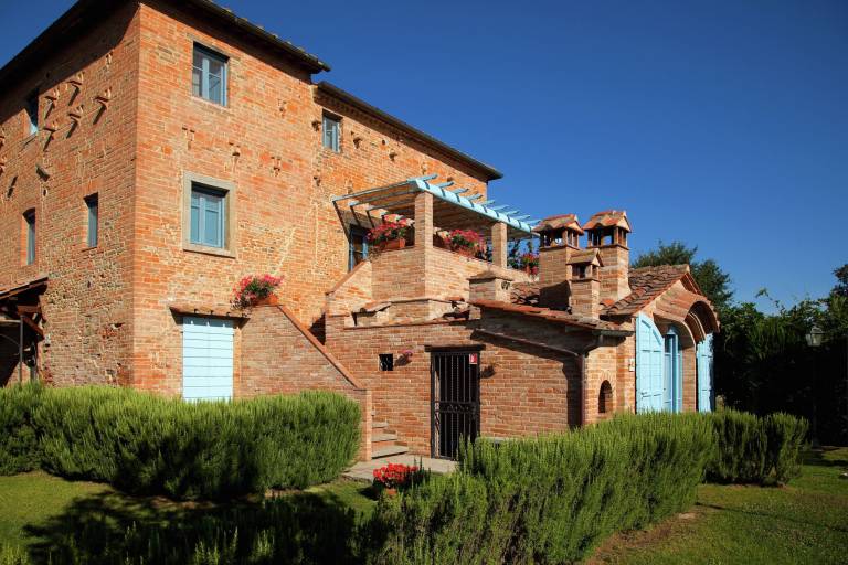 Villa with pool, terrace & BBQ in Cortona