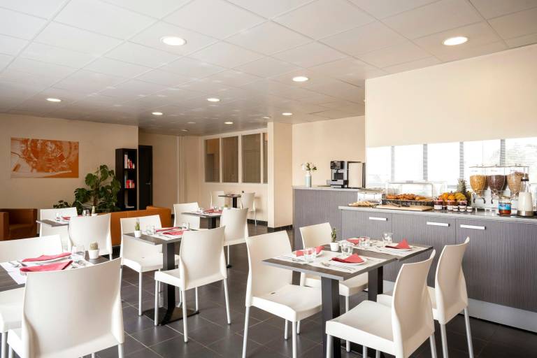 Séjours & Affaires Paris Vincennes in Bagnolet