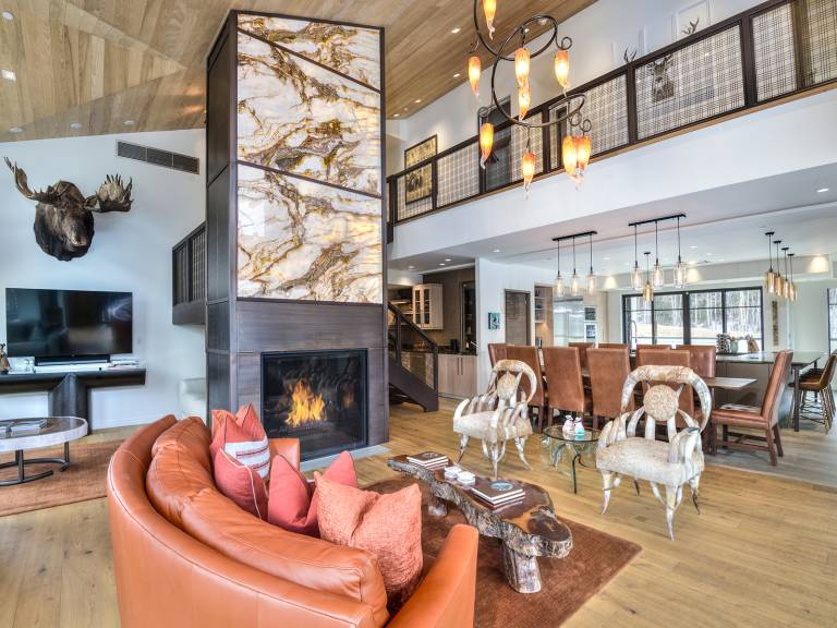 Golden Peak Penthouse — photo 4
