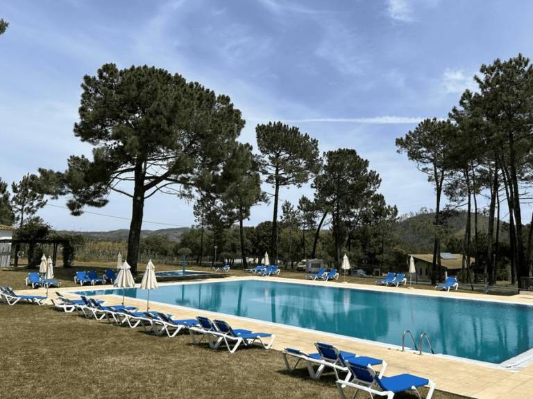 Bungalow with pool — photo 2