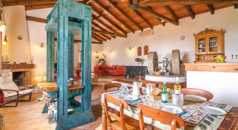 Fully equipped villa with terrace, private pool & grill | Suitable for remote work | Pets are welcome — photo 3