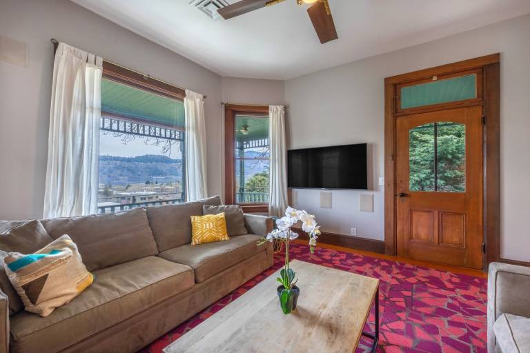 Fully equipped house | Pets allowed in Hood River, OR