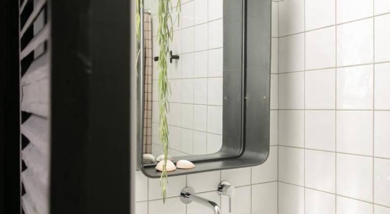 Chambre avec salle de bain et acces independant — photo 4