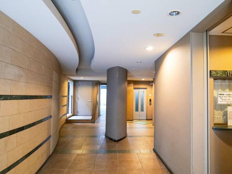 Nice house with jacuzzi | Close to Dōtonbori | Suitable for remote work | Pet-friendly — photo 4