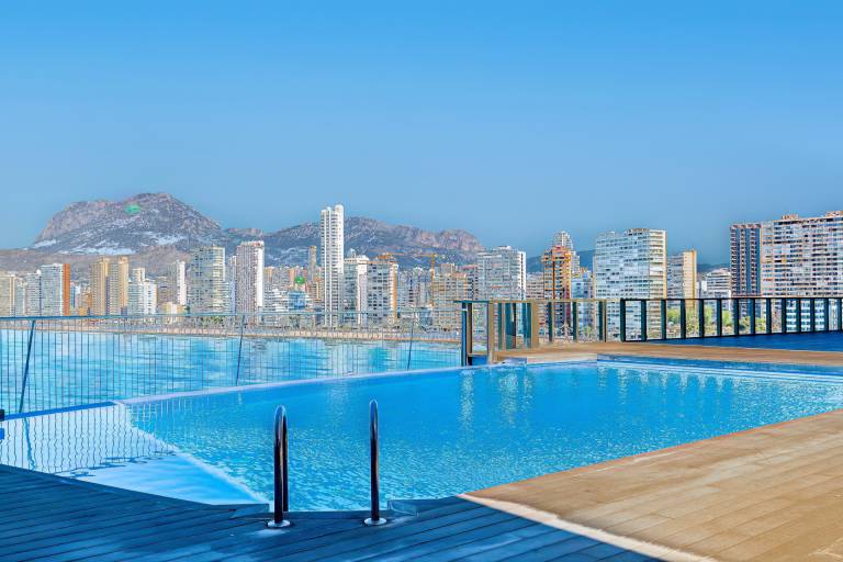 Holiday apartment with pool & terrace | Water view in Benidorm