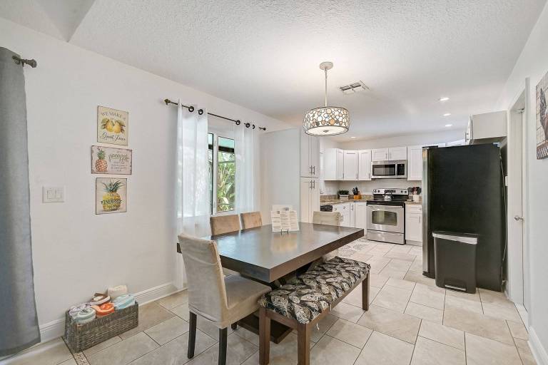 Mi Casa Su Casa: Private Pool, Pet-Friendly, Sleeps 6, Near Great Beaches! — photo 5